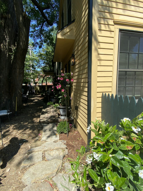 Listing Image 5