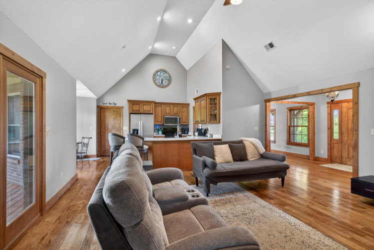 Listing Image 14