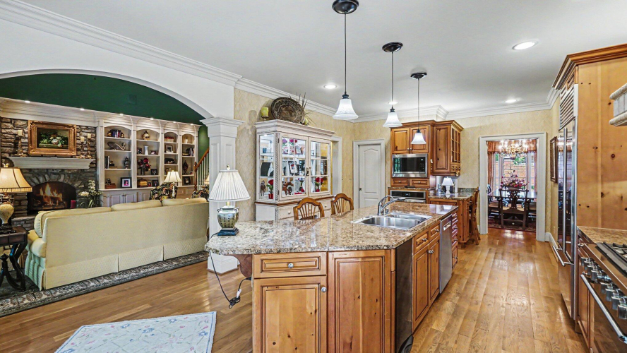 Listing Image 11