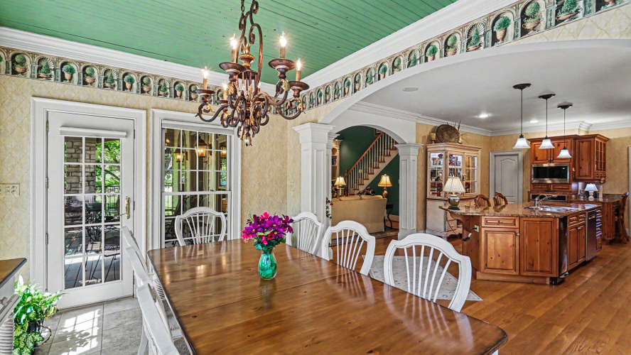 Listing Image 12