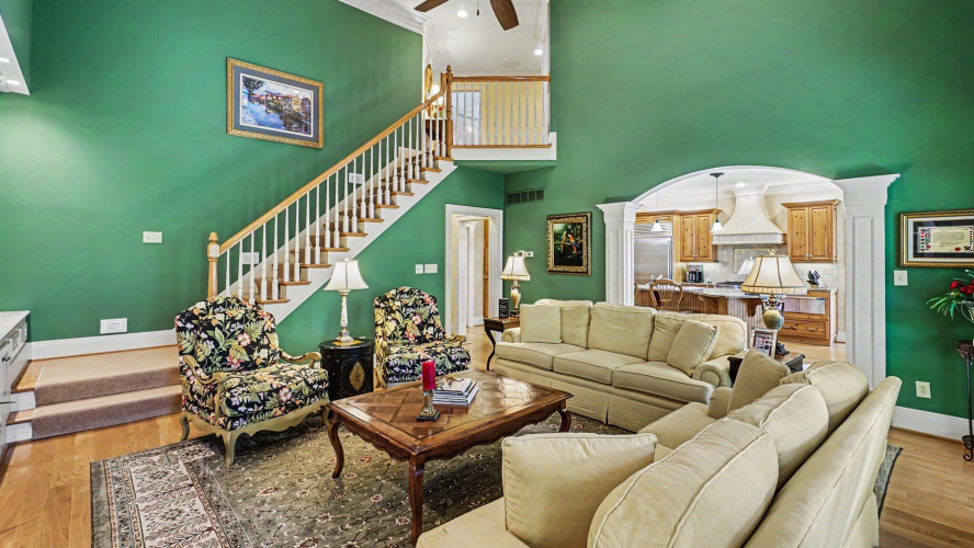 Listing Image 10
