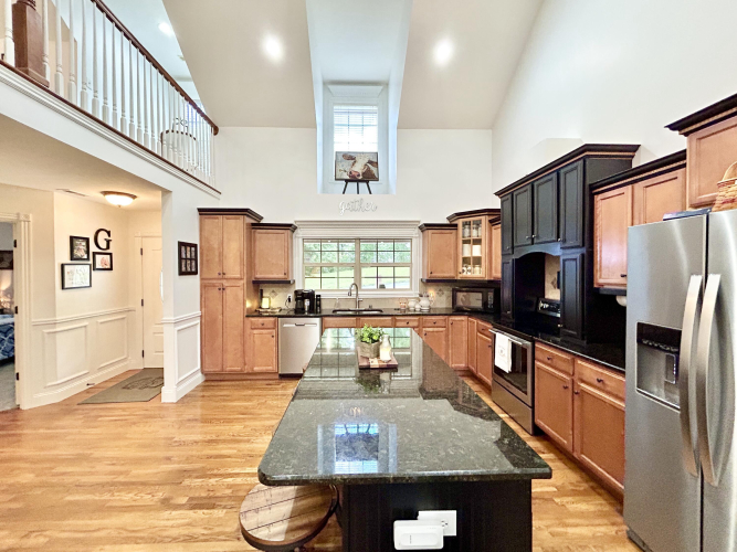 Listing Image 19