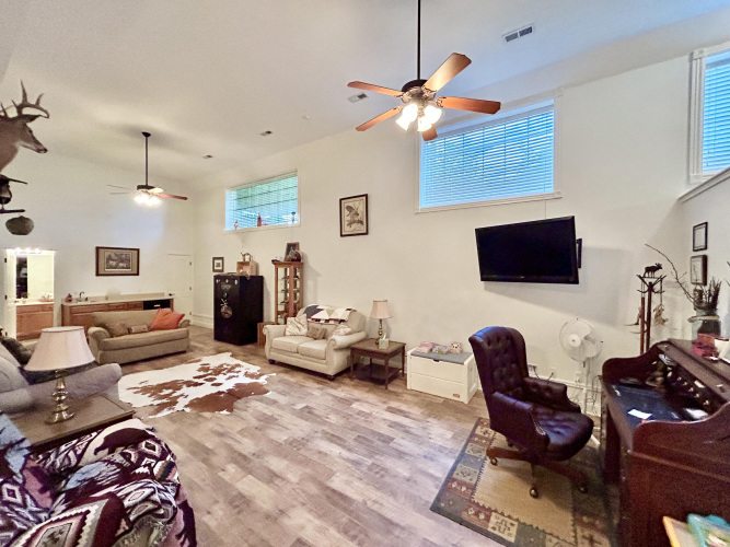 Listing Image 75