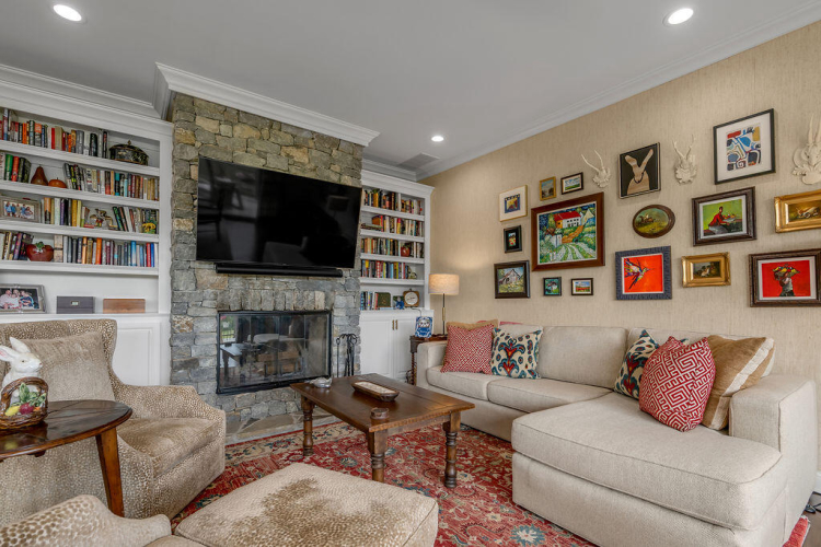 Listing Image 6