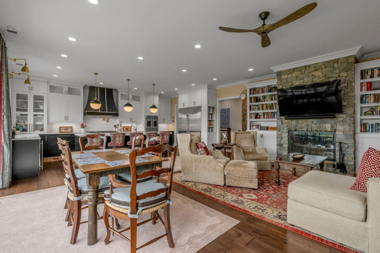 Listing Image 7