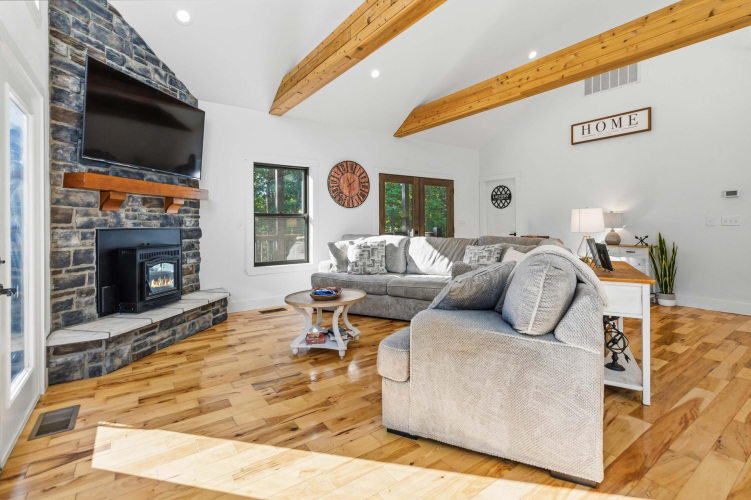 Listing Image 12