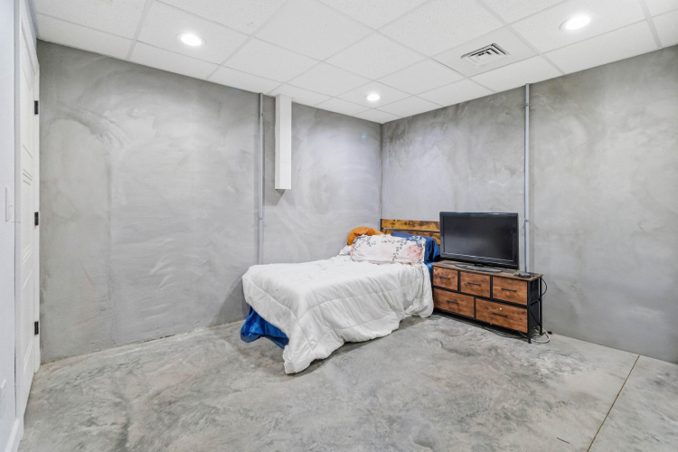 Listing Image 37