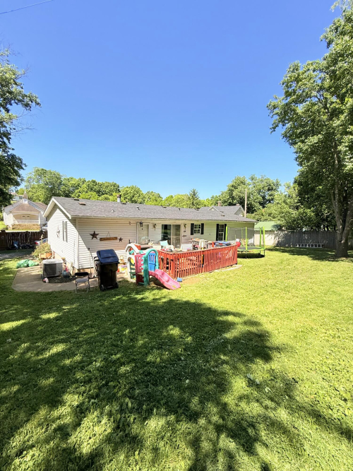 Listing Image 4