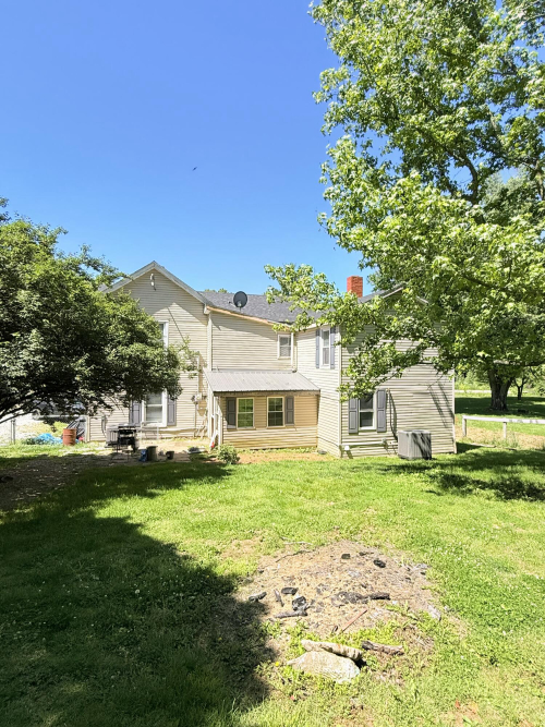 Listing Image 4