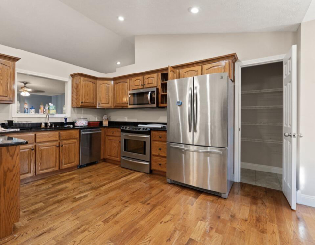 Listing Image 14