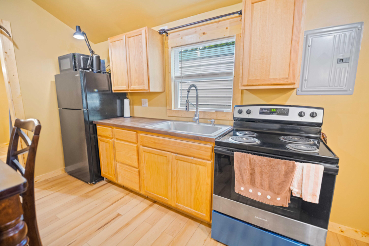 Listing Image 12