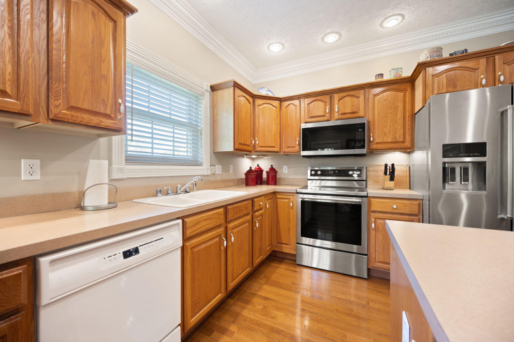 Listing Image 12