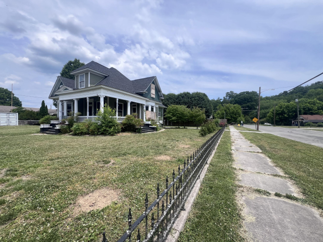 Listing Image 5