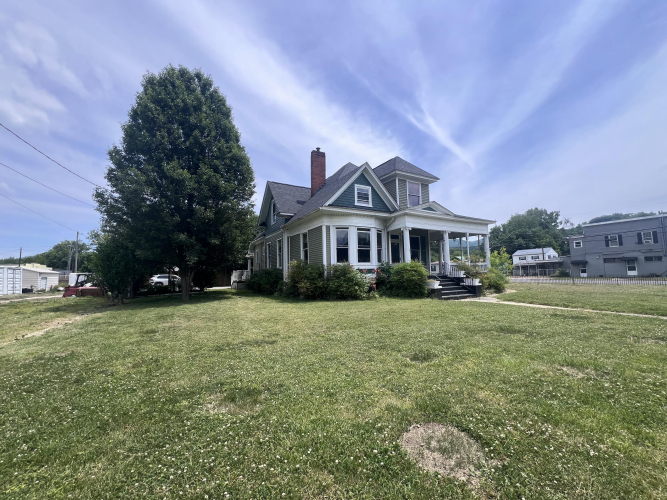 Listing Image 6