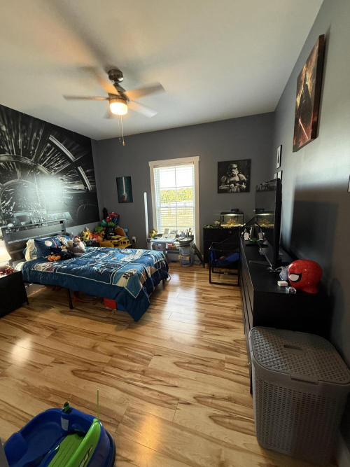 Listing Image 9