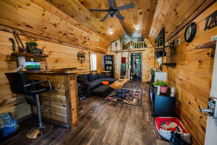 Listing Image 11