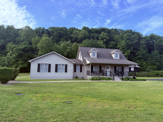 Listing Image 3