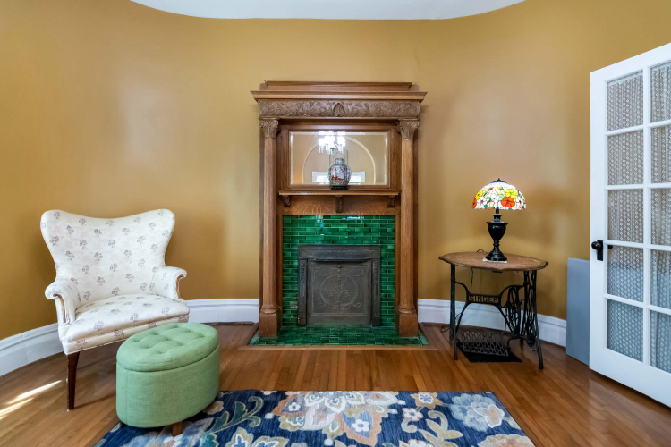 Listing Image 12