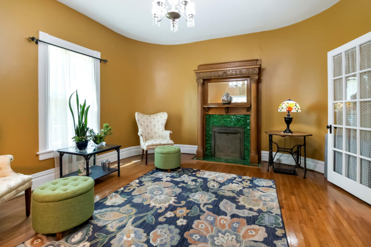 Listing Image 10