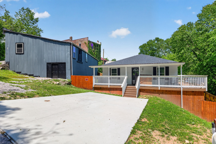 Listing Image 5