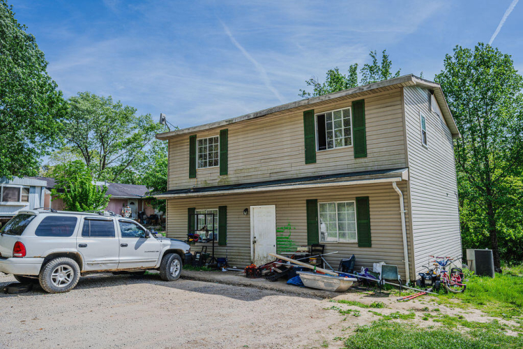 Listing Image 4