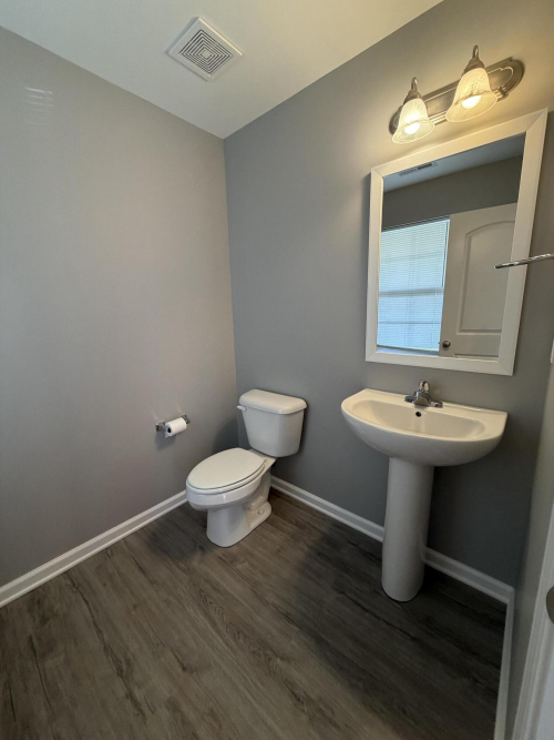 Listing Image 5