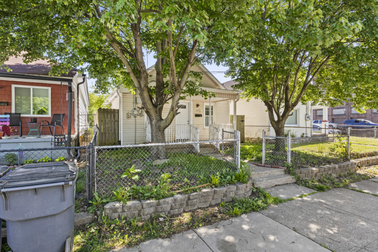 Listing Image 23