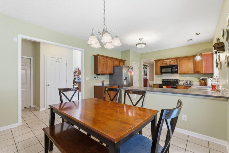 Listing Image 11