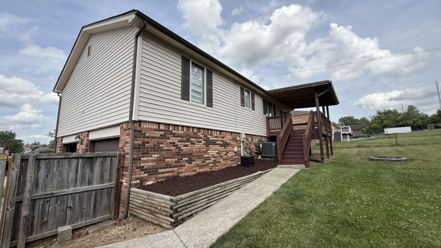 Listing Image 6