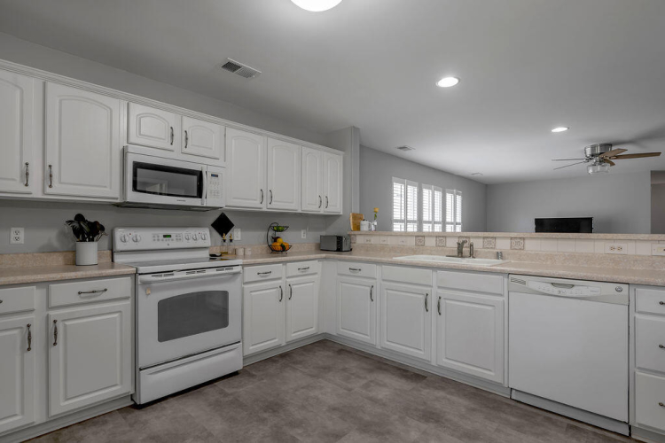 Listing Image 19