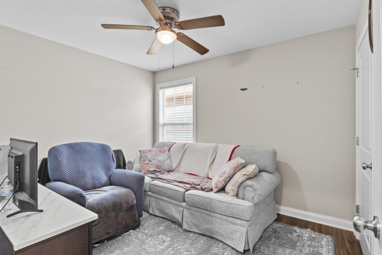 Listing Image 23