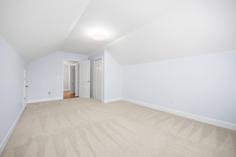 Listing Image 52