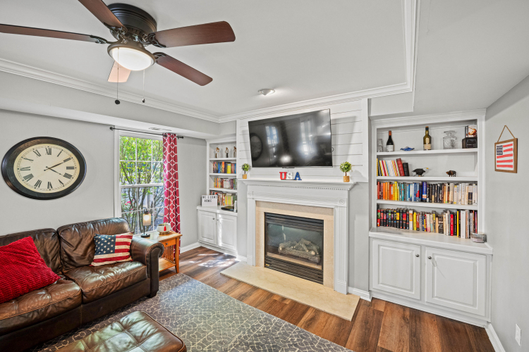 Listing Image 8