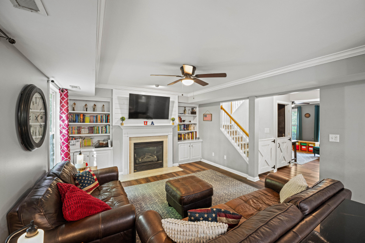 Listing Image 10