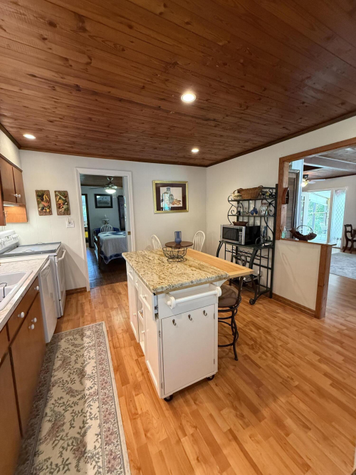 Listing Image 16