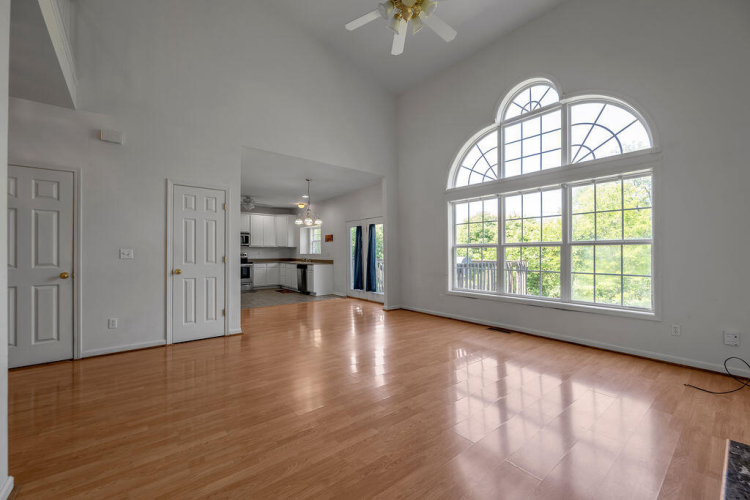 Listing Image 17