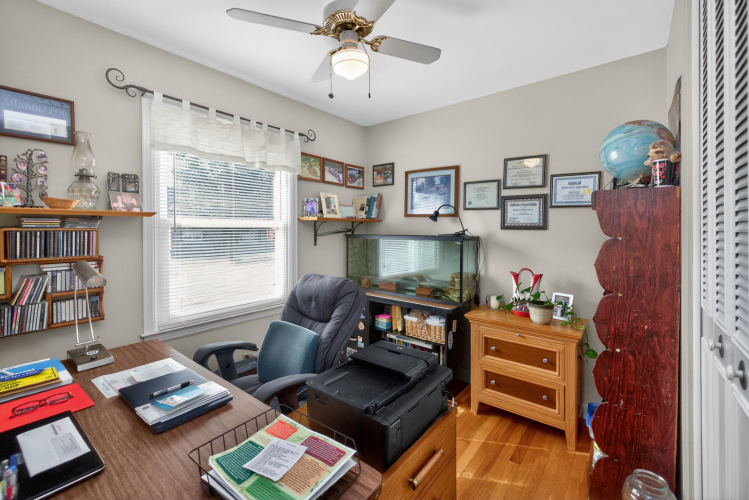 Listing Image 12