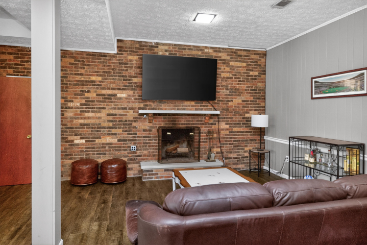 Listing Image 28
