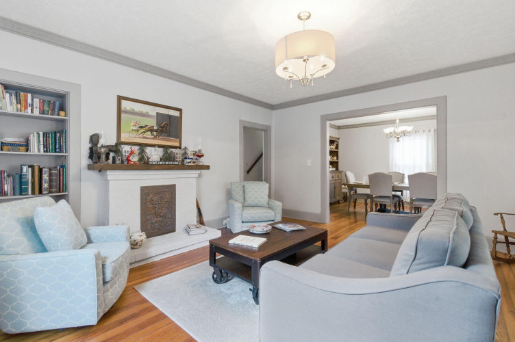 Listing Image 4