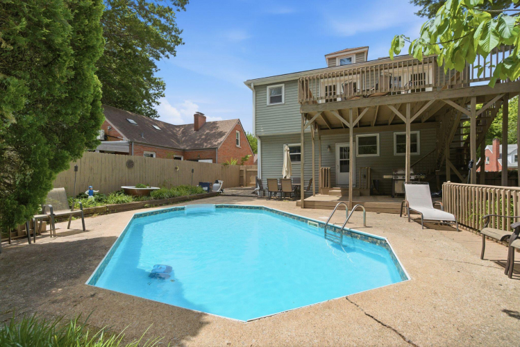 Listing Image 5