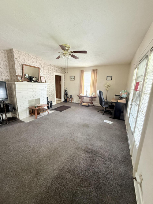 Listing Image 11