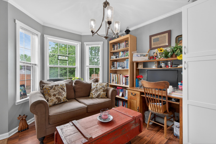 Listing Image 8