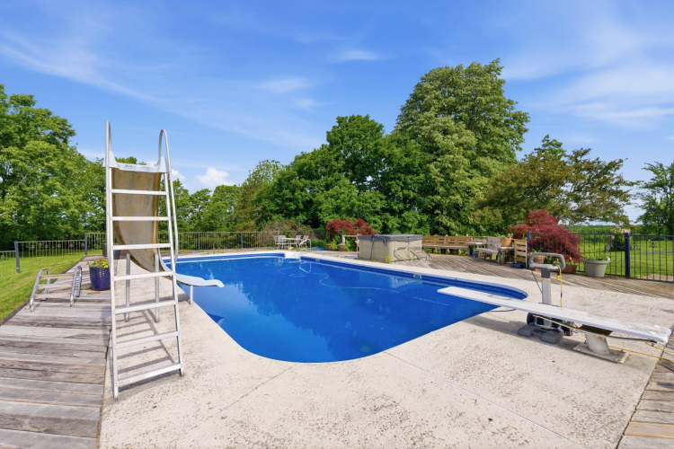 Listing Image 104
