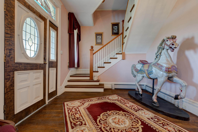 Listing Image 12