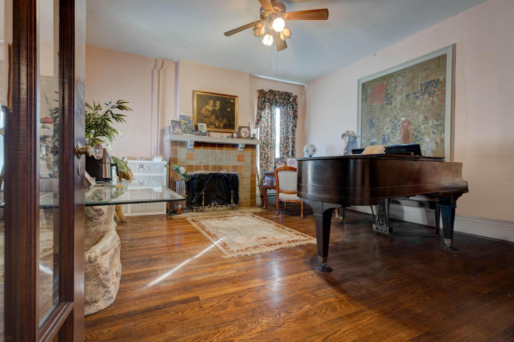 Listing Image 22