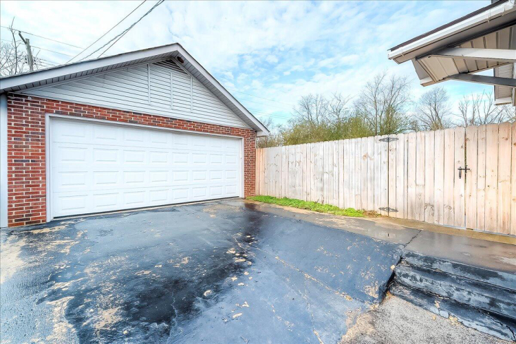Listing Image 33
