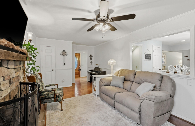Listing Image 15