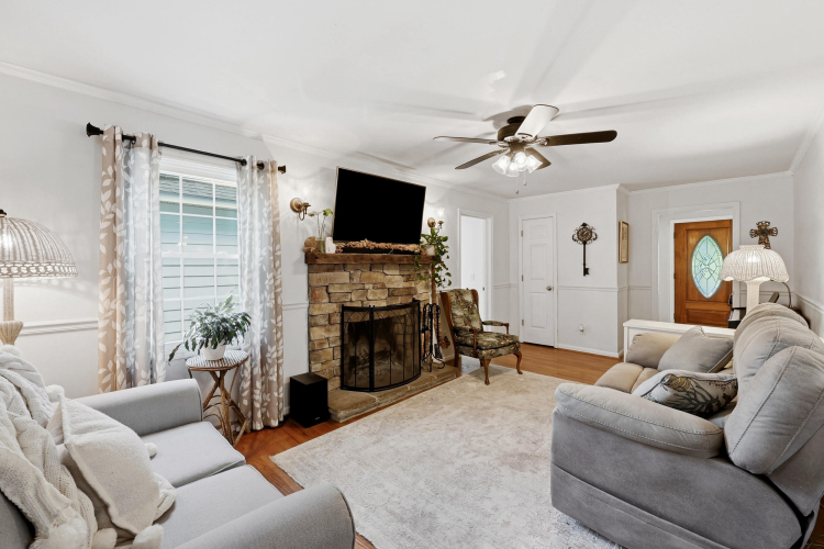 Listing Image 16