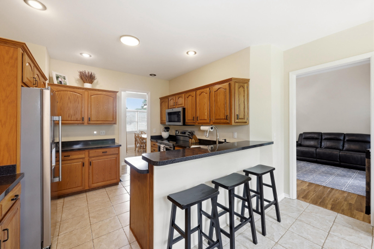 Listing Image 10