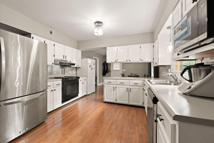 Listing Image 20